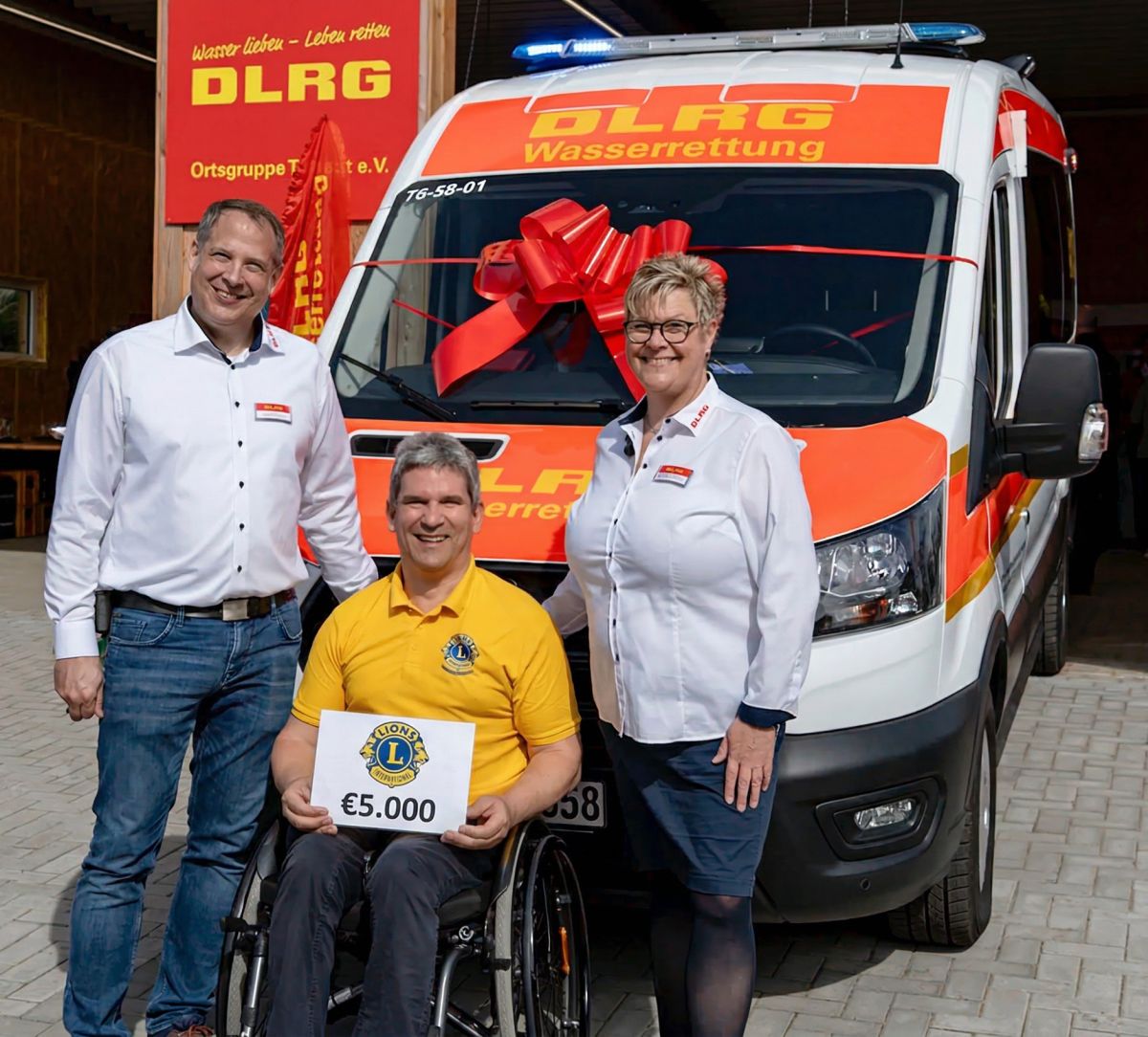 Neues Einsatzfahrzeug für die DLRG Tostedt